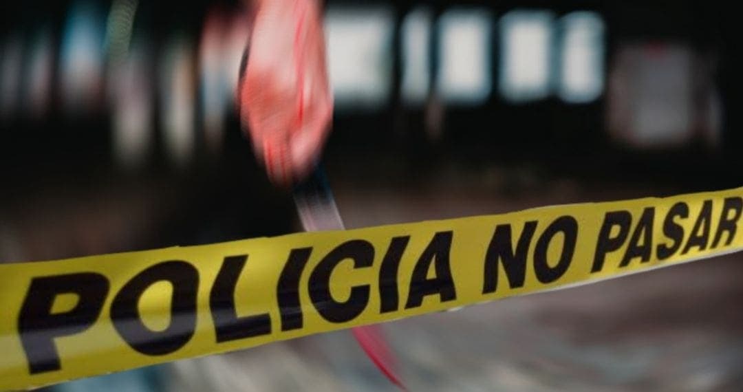 Detienen a mujer por presuntamente matar a dos personas y herir a otra en pelea vecinal en CDMX