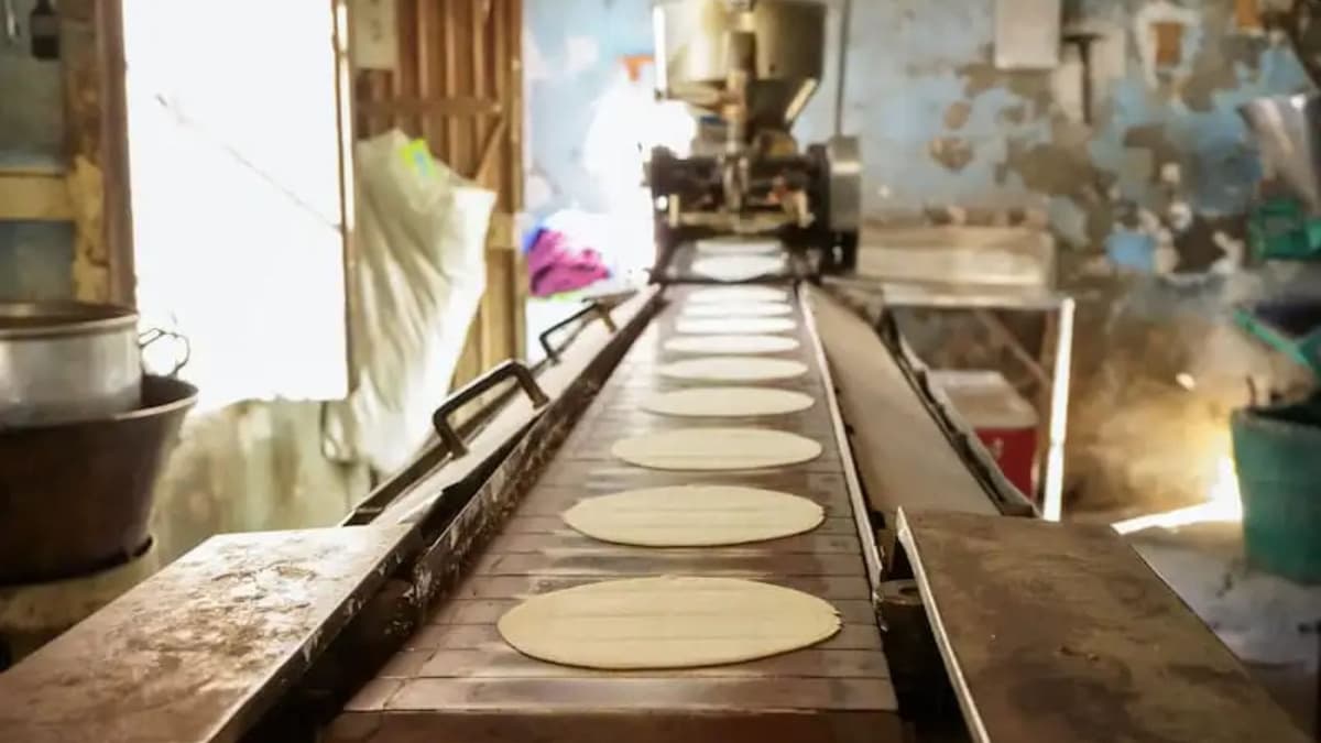 Adolescente pierde el dedo tras atorarse su mano en la máquina de tortillas en Tampico, Tamaulipas