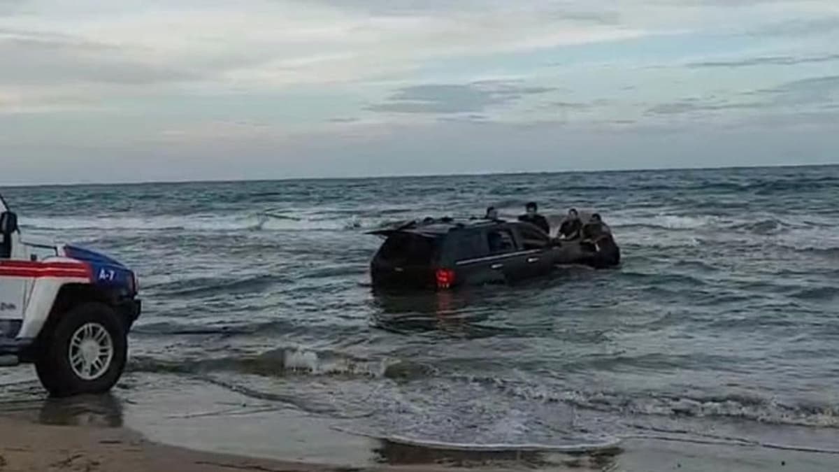 Video: Mujer en estado de ebriedad mete la camioneta de su novio al mar en Matamoros, Tamaulipas