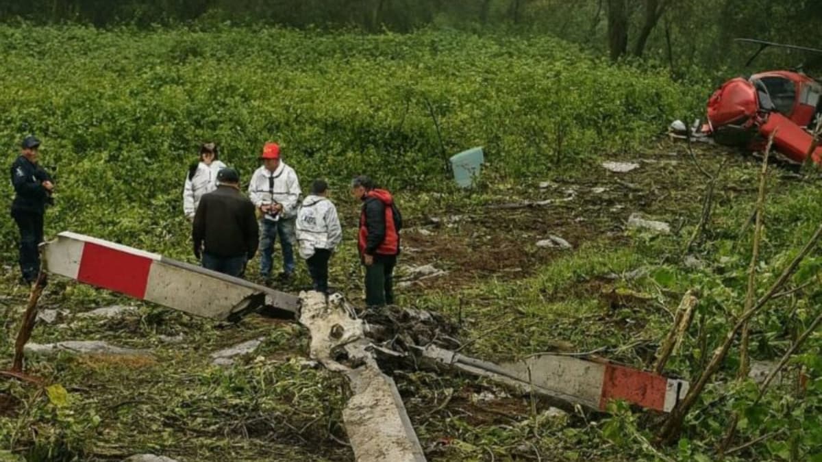Mueren dos personas tras desplome de helicóptero en Tepetlixpa, Edomex; presuntamente transportaba oro