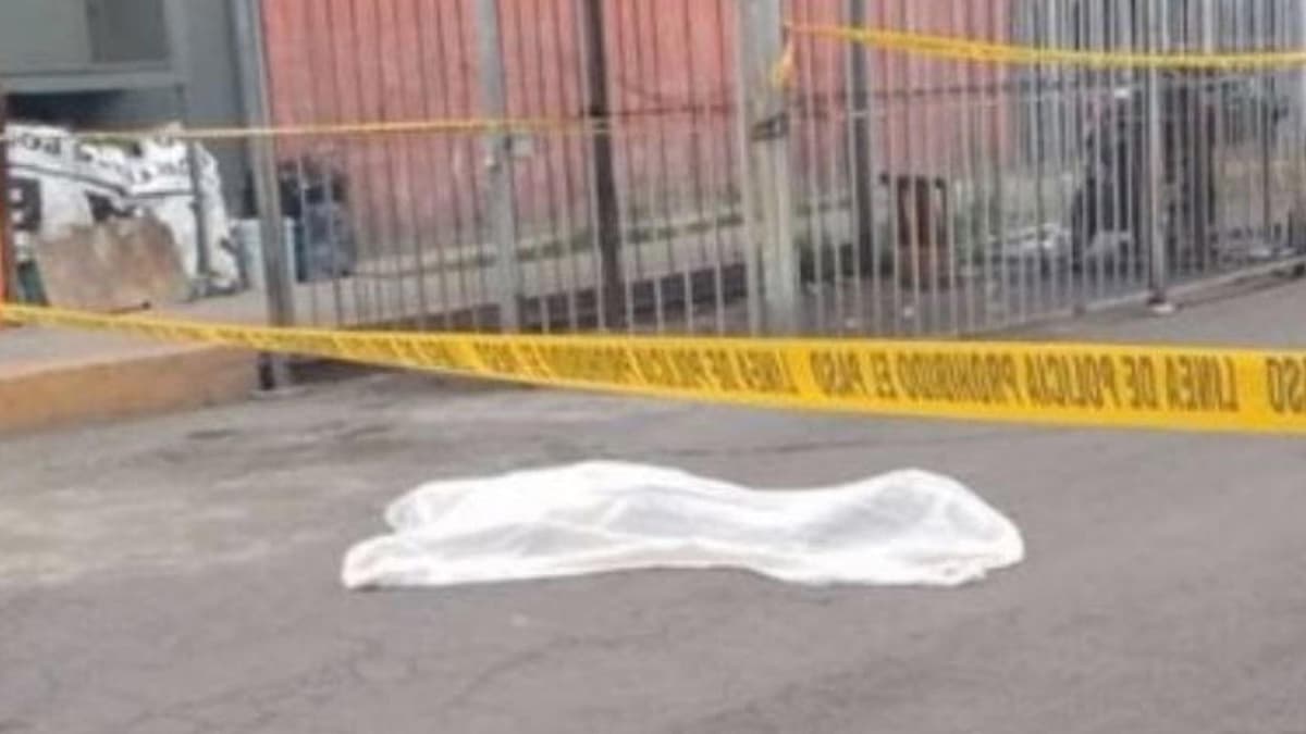 Linchan a sujeto que asaltó una tienda de conveniencia en Ecatepec, Edomex