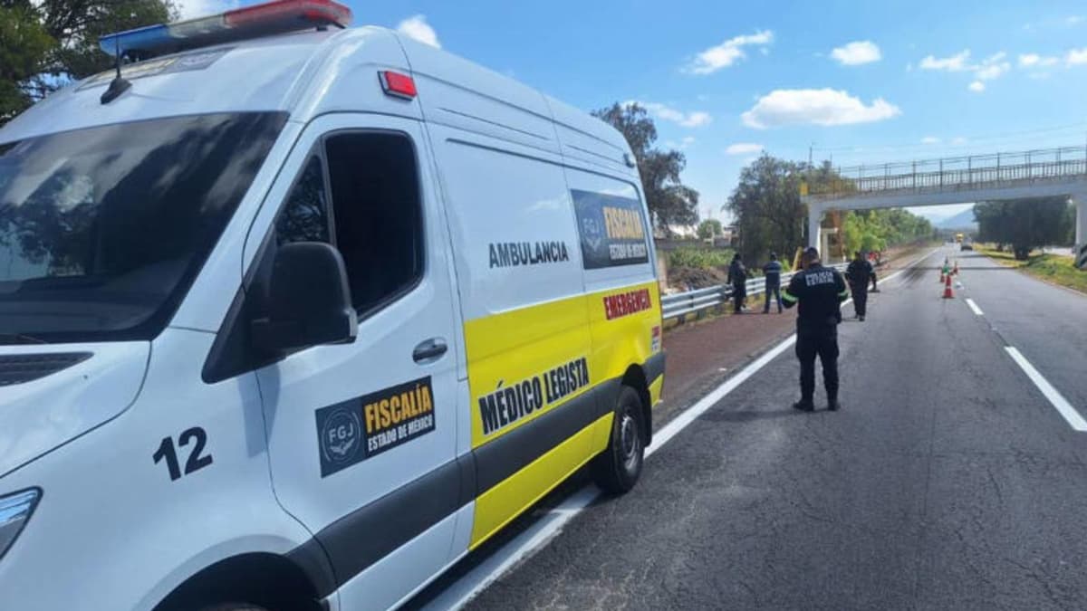 Muere atropellado niño de 13 años tras intentar cruzar la autopista México-Pirámides en Edomex