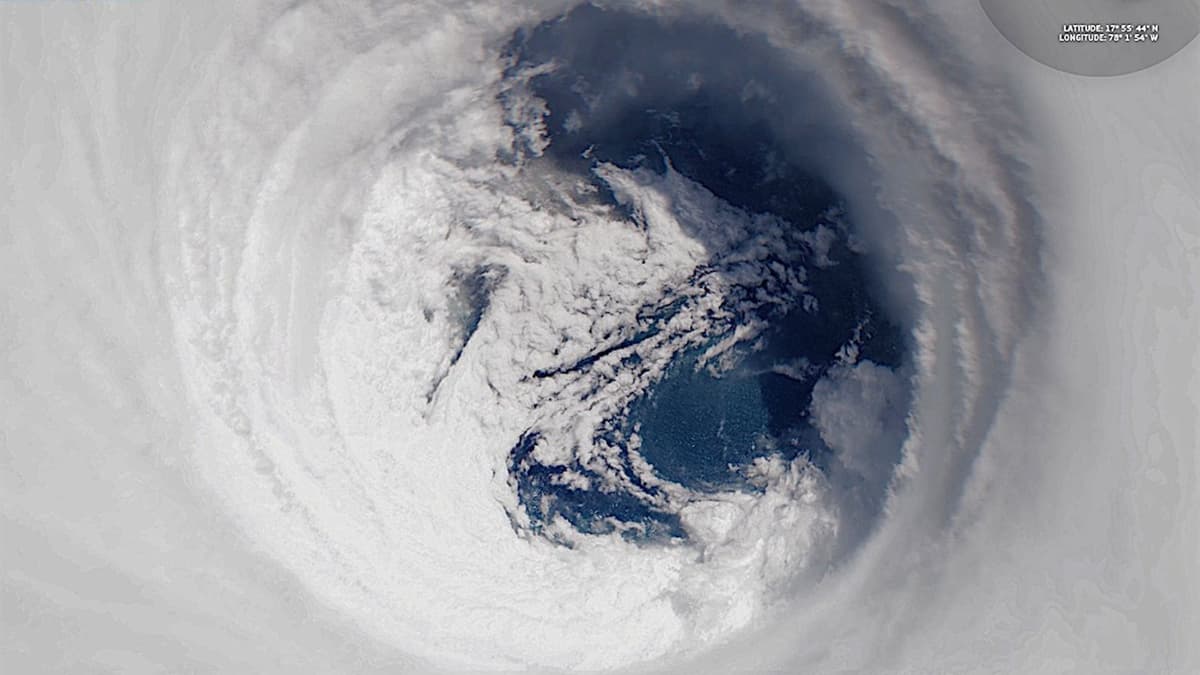 Video: Huracán Melissa es uno de los más secos jamás registrados; falta de humedad revela su interior