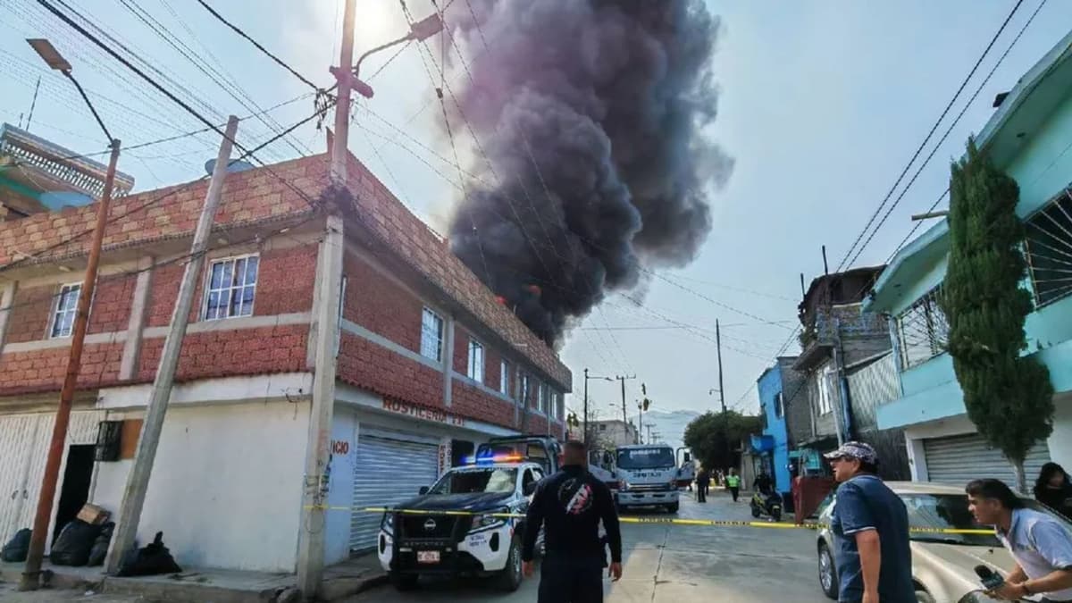 Se incendia bodega de polímeros en Ecatepec, Edomex; pertenece a un organismo del gobierno municipal