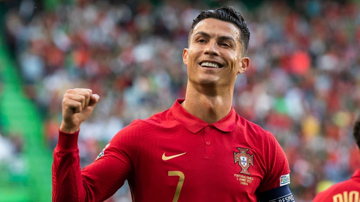 Cristiano Ronaldo regala relojes exclusivos de más de dos millones de dólares a su selección