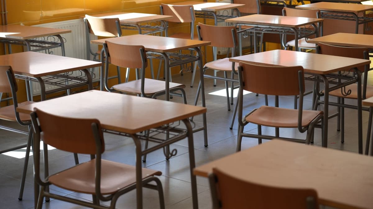 Video: Padres de familia arrojan agua hirviendo a una maestra de secundaria en Buenos Aires, Argentina