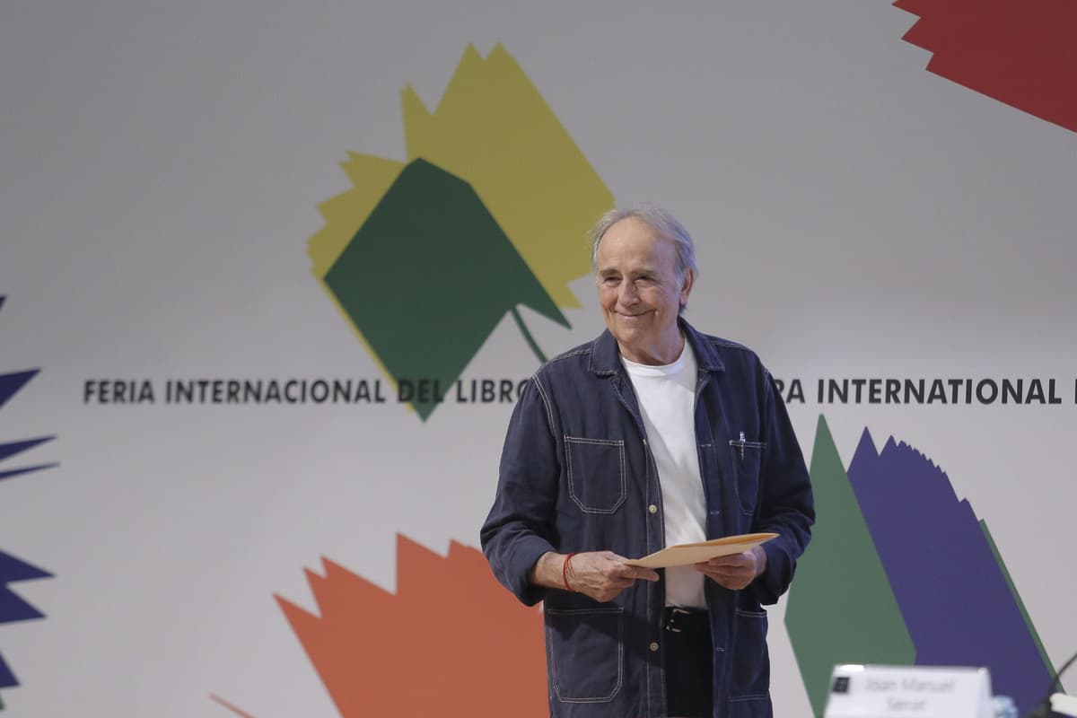 Video: Joan Manuel Serrat abandona su conferencia en la FIL Guadalajara 2025 por el ruido externo