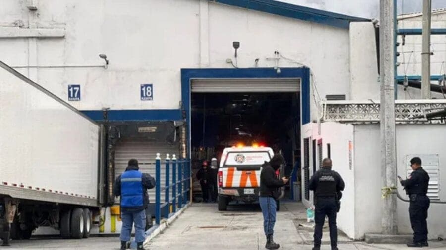 Video: Mueren dos personas tras desplomarse una máquina en fábrica de aire acondicionado en Santa Catarina, Nuevo León
