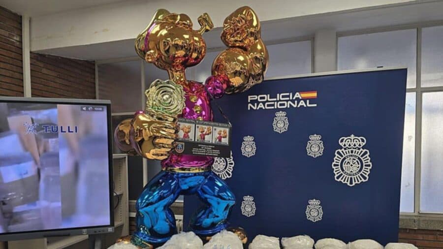 Confiscan estatua de mármol de Popeye que contenía 40 kilos de droga del Cártel de Sinaloa en España