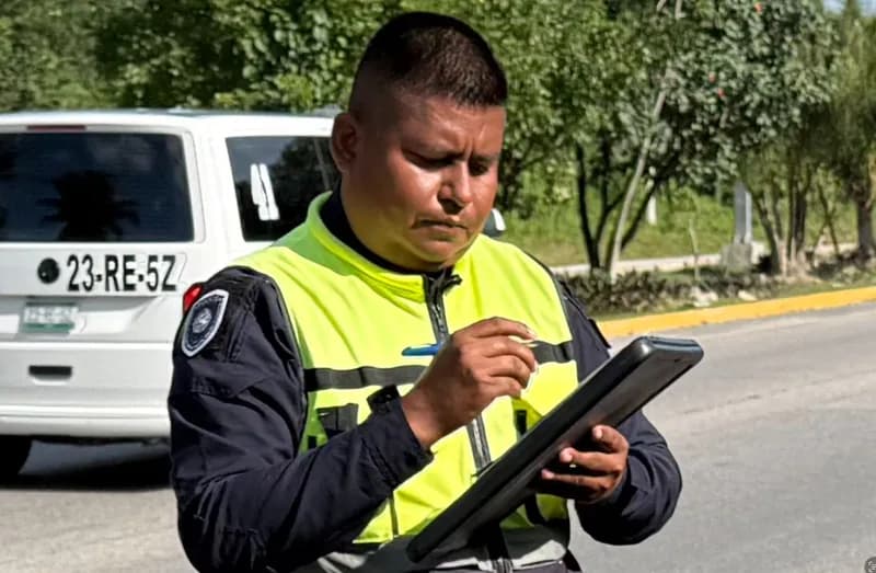 Denuncian a policía de Tránsito “cazaturistas” por posible abuso de autoridad en la 307