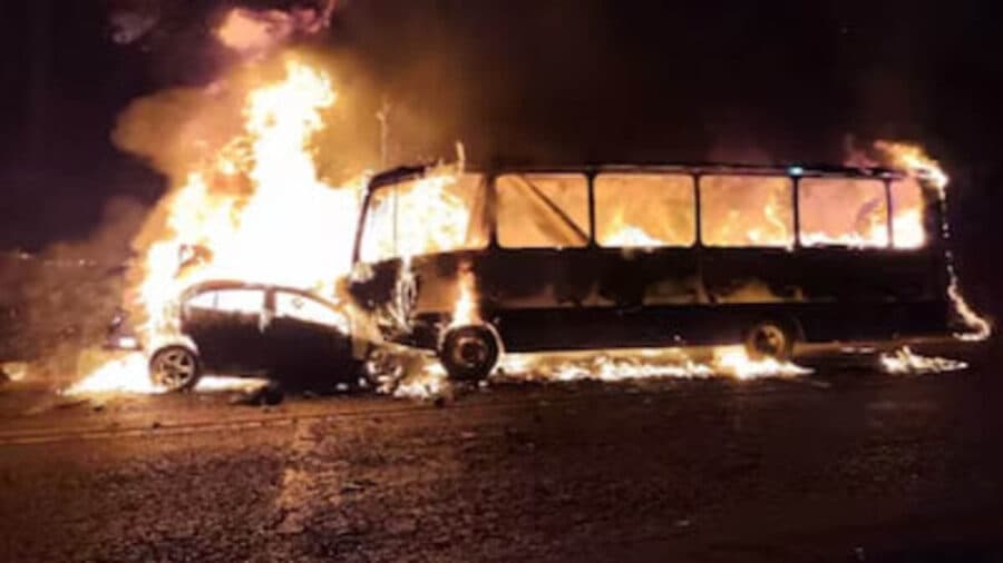 Video: Mueren cuatro personas en choque entre autobús y auto en la México–Cuernavaca