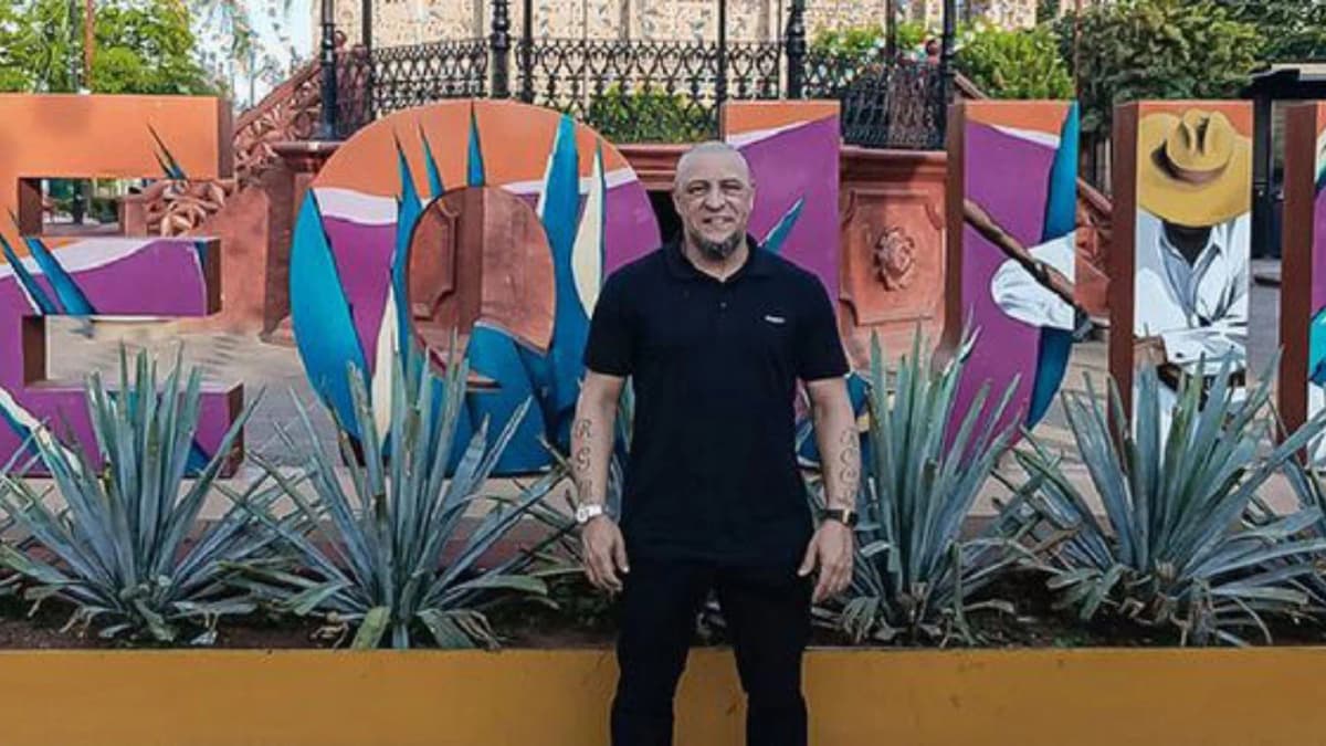 Exfutbolista Roberto Carlos visita Jalisco y recorre la ruta del tequila