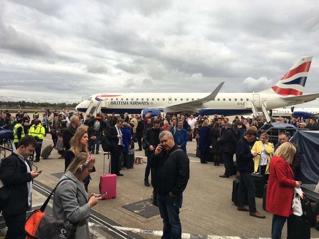 Reabren aeropuerto luego de incidente