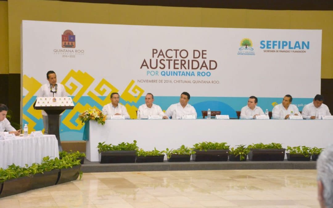 Carlos Joaquín firma Pacto de Austeridad que combatirá el derroche de unos cuantos