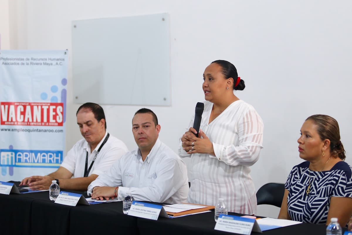 Inaugura Cristina Torres foro sobre seguridad y salud en el trabajo