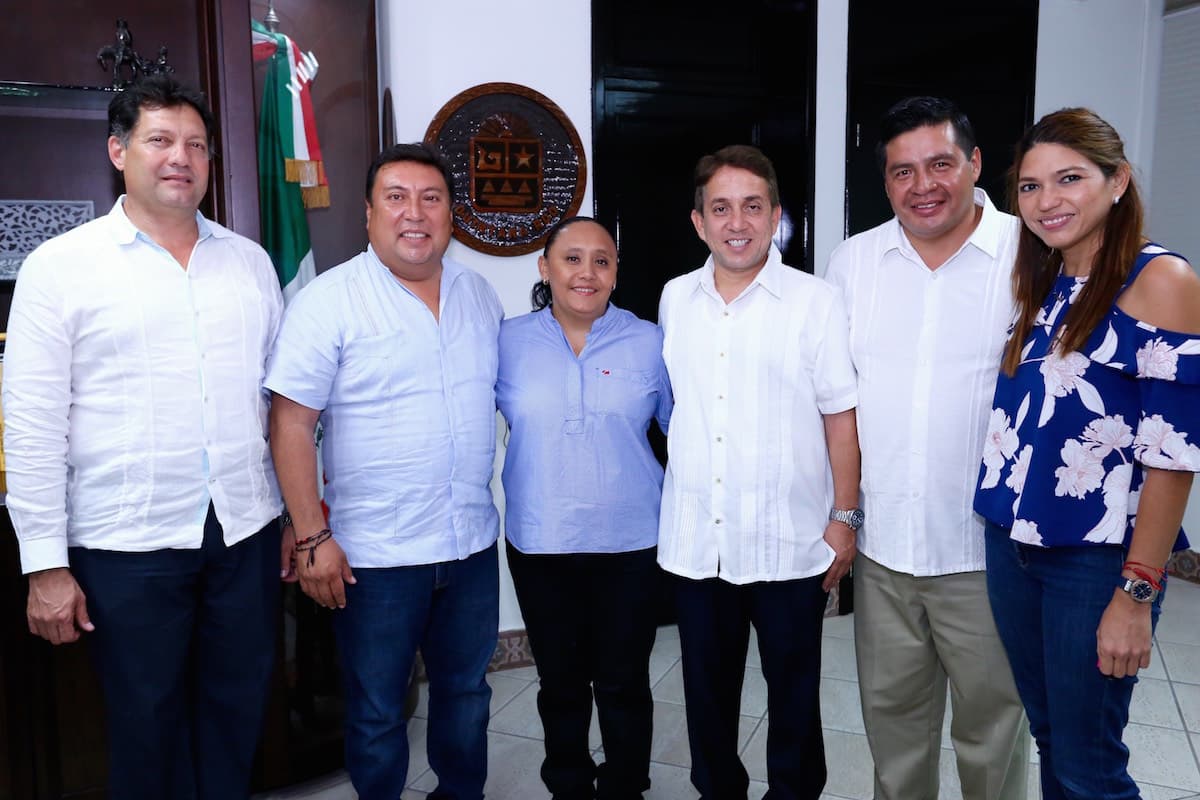 Firma Cristina convenio de colaboración para capacitar a personas de escasos recursos