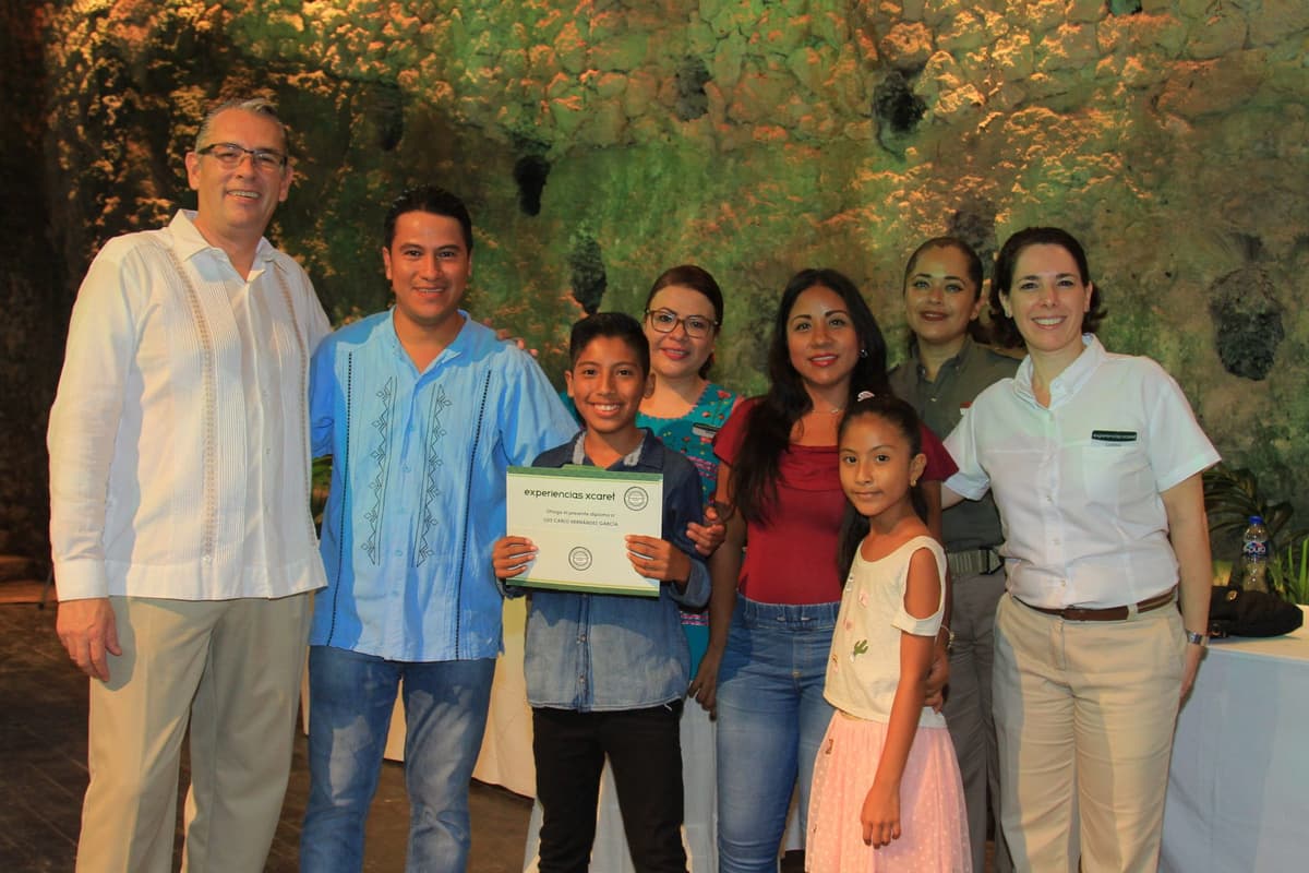 Entregan Becas para Hijos de Colaboradores de Experiencias Xcaret
