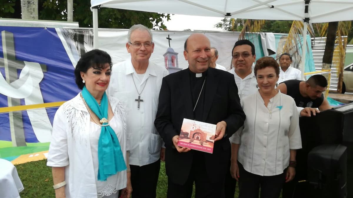 Bendice nuncio apostólico futura iglesia en Cozumel
