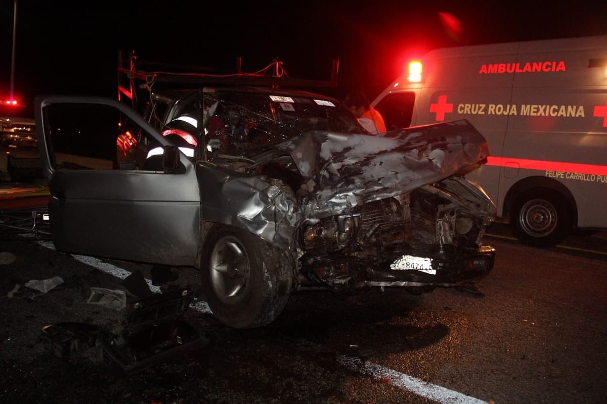 Choque de autos deja seis heridos