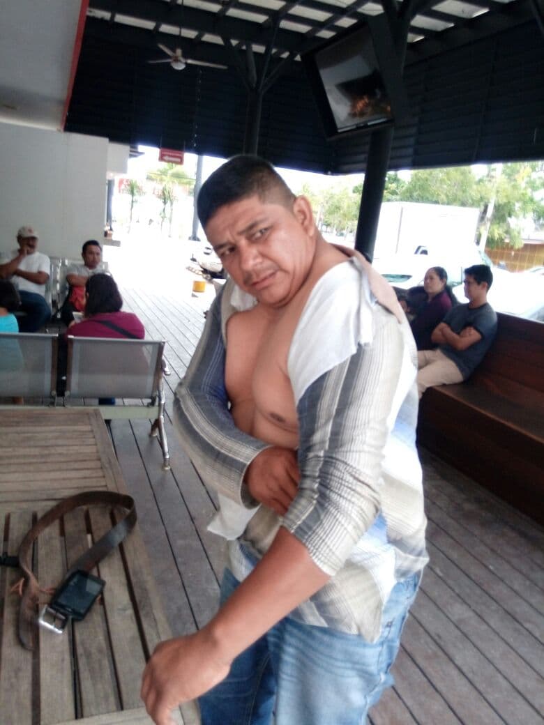 Someten y golpean policías de Remberto a reporteros