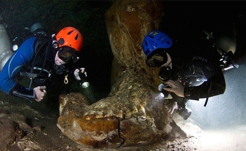 Hallan en Tulum cueva inundada más grande del mundo
