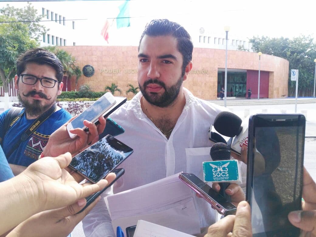 Con amparo, buscan frenar campaña de cirugías de Cinépolis