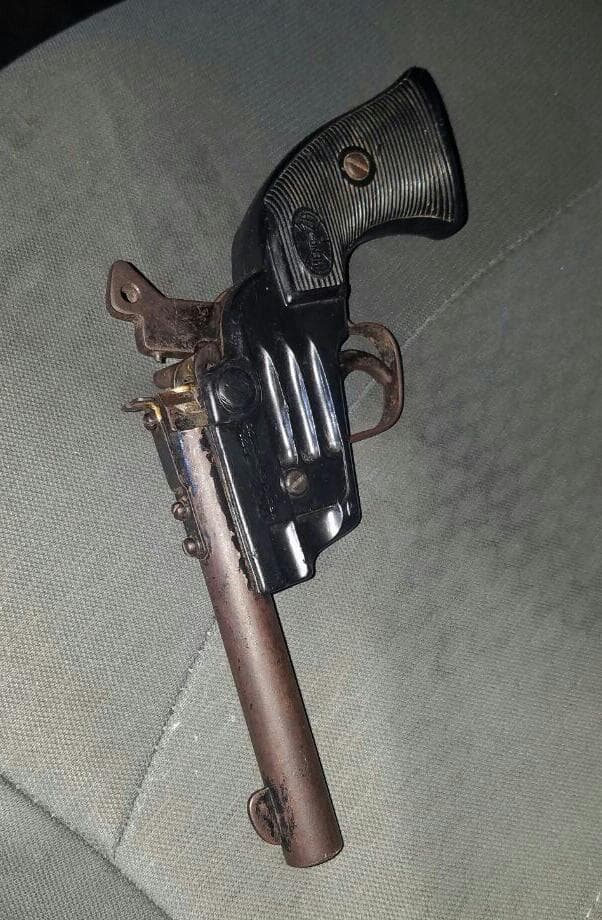 Detienen a sujeto con arma de fuego