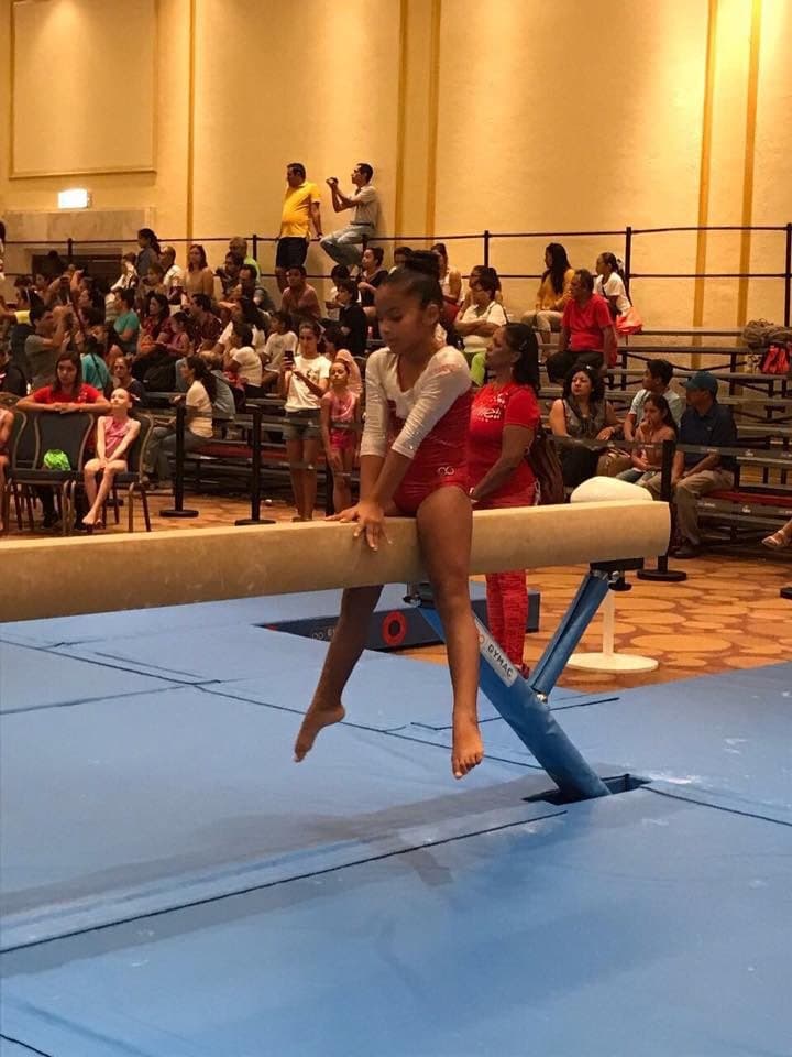 Gimnastas se preparan para la Olimpiada Nacional