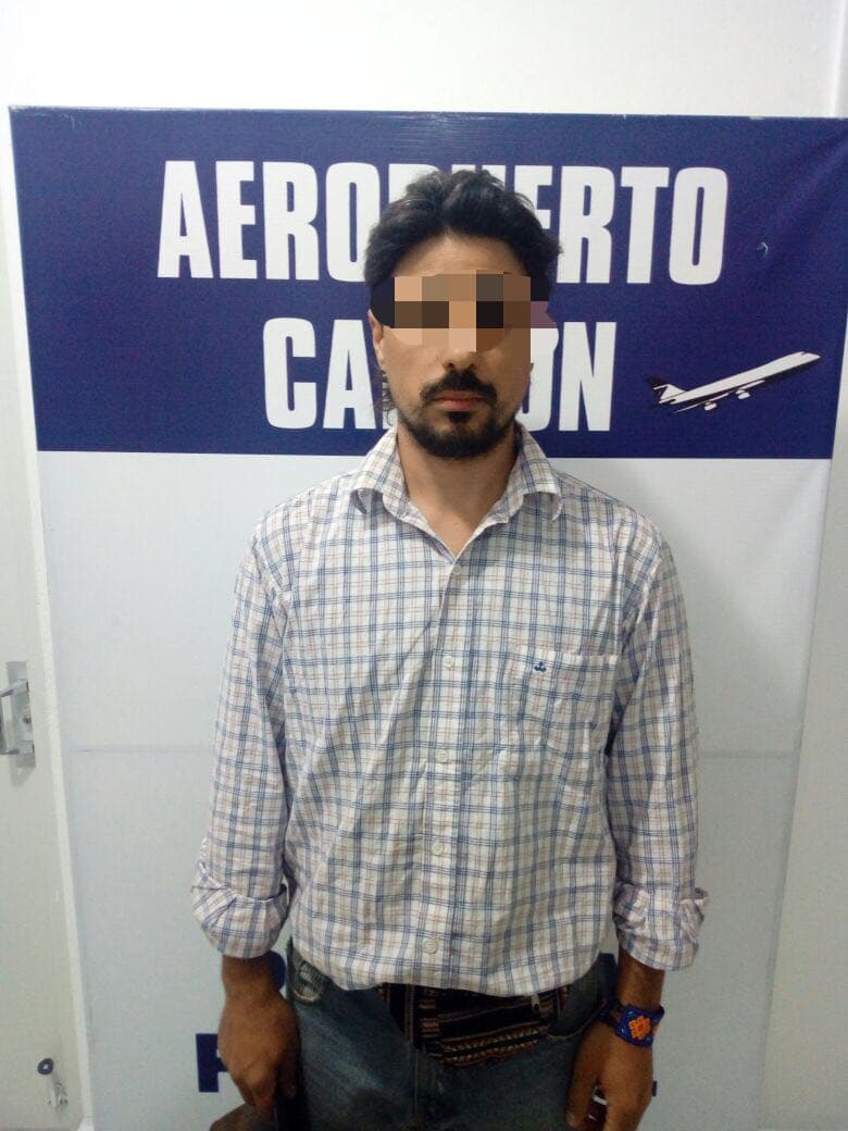 Argentino es detenido en el aeropuerto de Cancún por trasportar hojas de coca