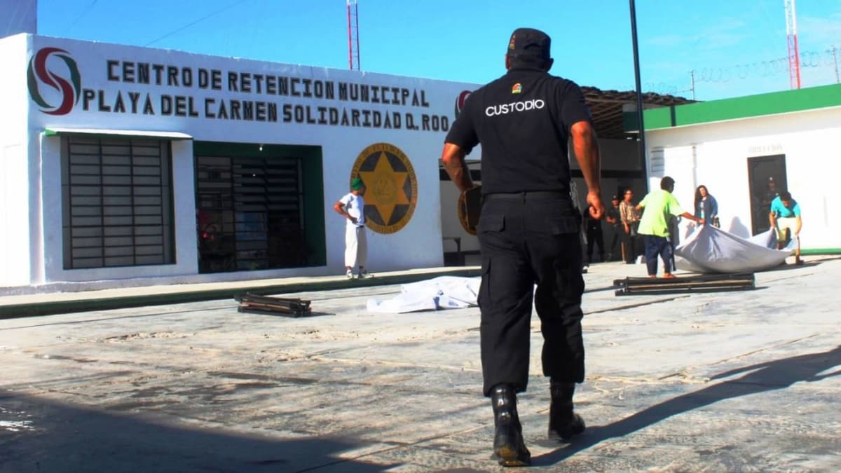 Hallan celulares y drogas en cárcel de Playa