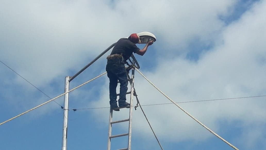 Trabajadores “se juegan la vida” con una labor de alto riesgo