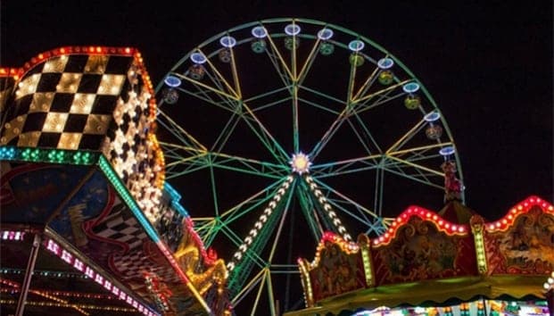 Muere niña al caer de rueda de la fortuna