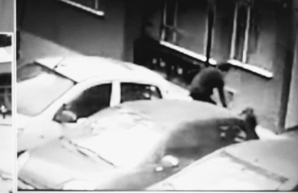 Taxista embolsa a su esposa y se deshace de ella por el drenaje