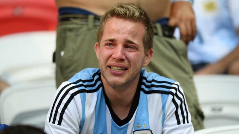 Con derrota, Argentina acumula un cuarto de siglo sin títulos