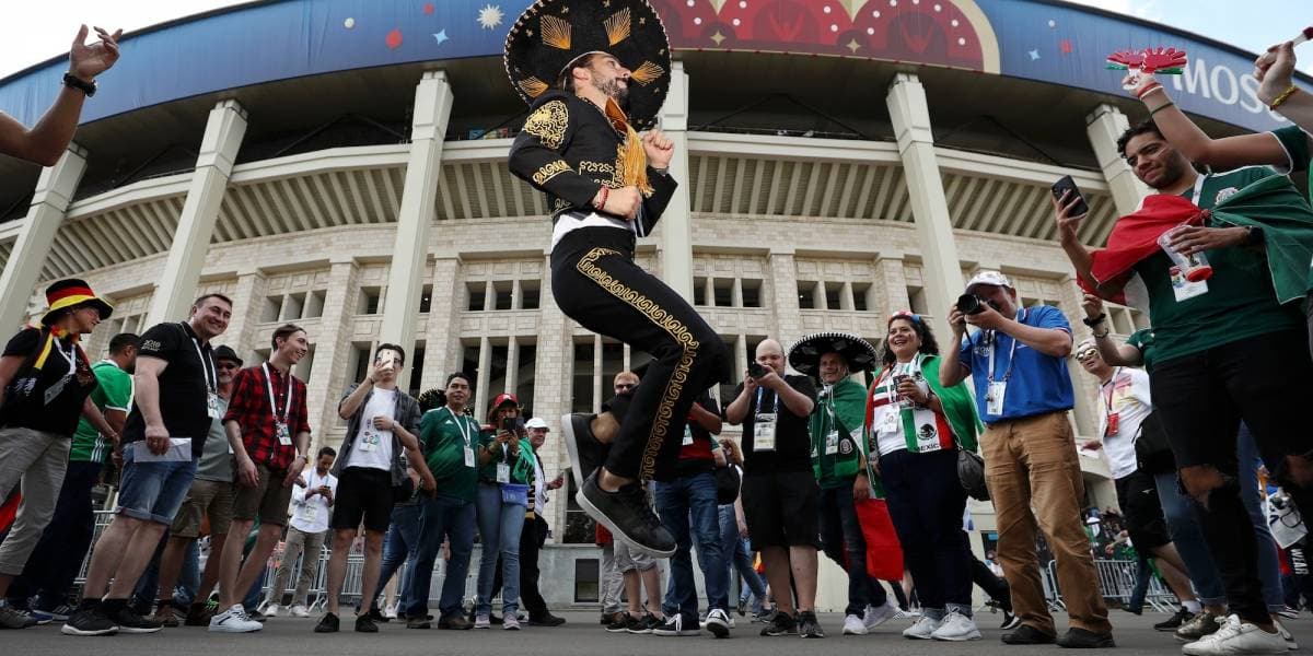 ¡Por chistoso! Aficionado mexicano podría pasar 27 años en la cárcel