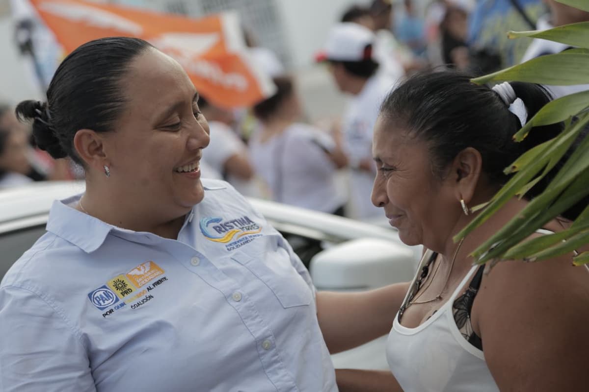 Cristina Torres cerrará su campaña como la inició, de la mano de la gente