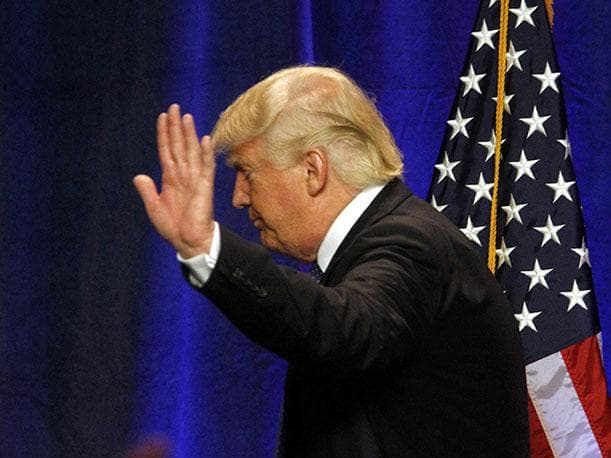 Trump asegura que caravana migrante no podrá entrar a EUA