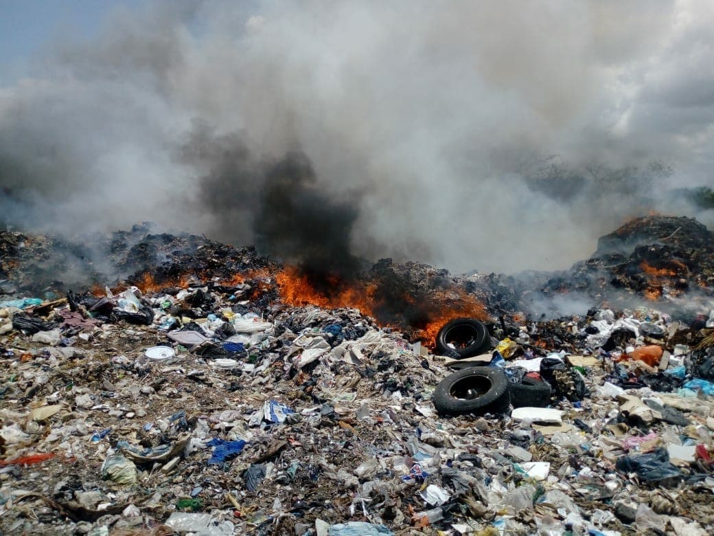 Vuelve a incendiarse basurero de Calderitas