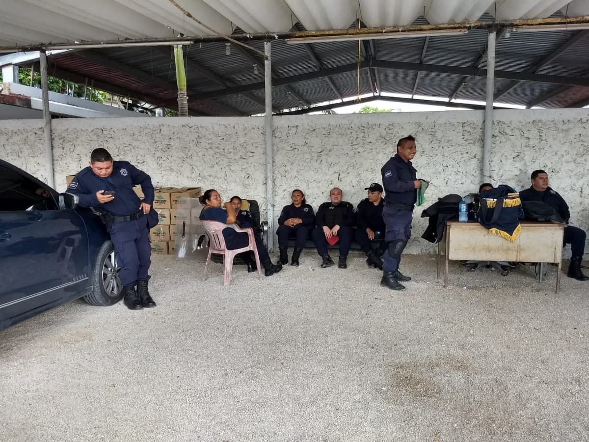 Se van a paro los policías de Carrillo Puerto