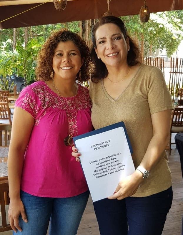 Entrega Leslie Hendricks, propuestas ciudadanas a diputada federal electa