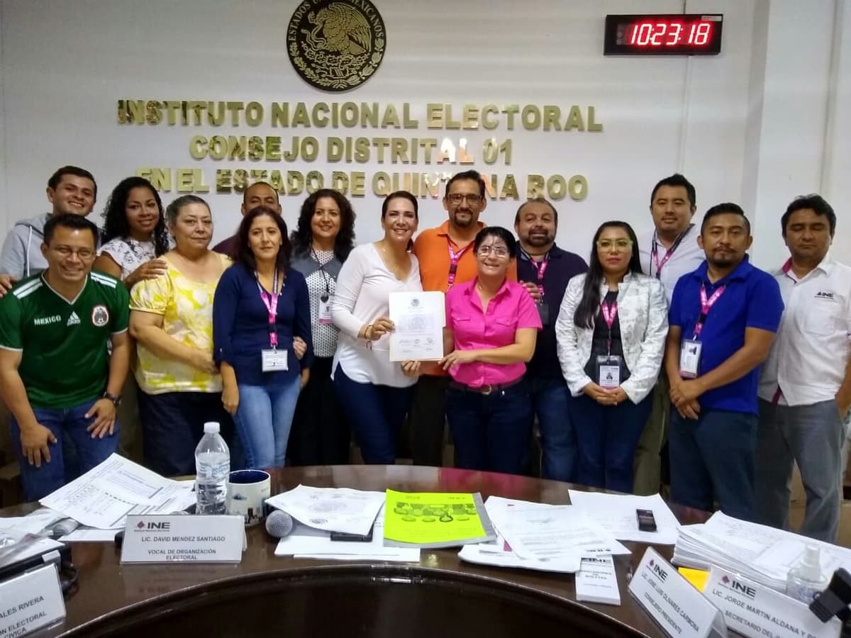Entregan constancia de diputada electa a Adriana Teissier