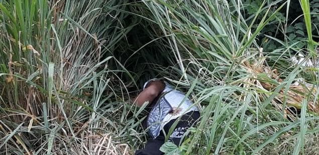 Tiran cuerpo de un joven en Cuna Maya