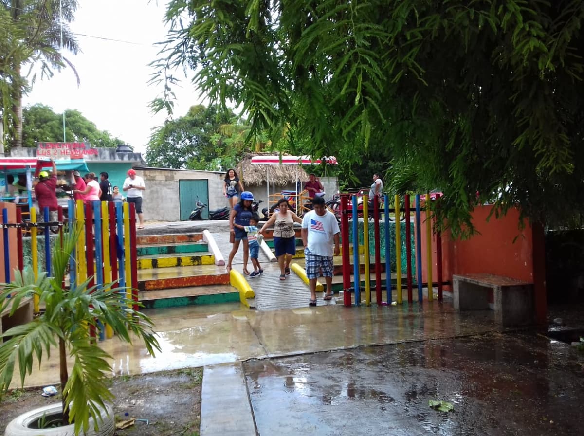 A pesar de la lluvia, la gente votó en Carrillo Puerto