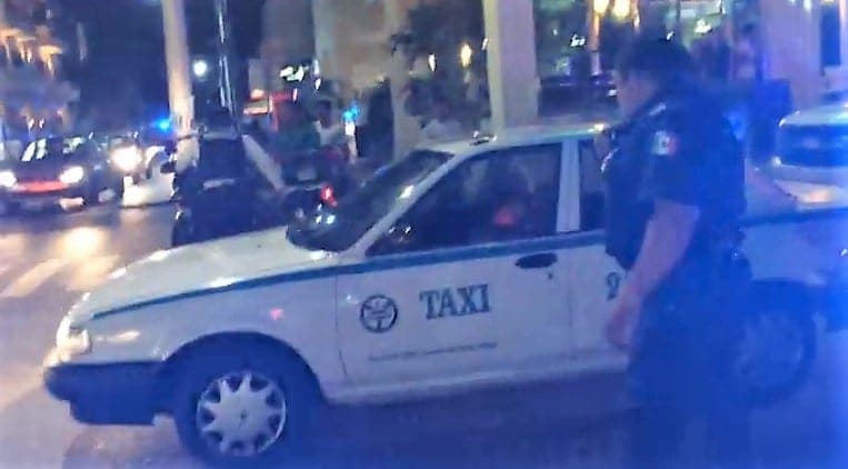 Hieren de bala a mujer taxista en Playa del Carmen