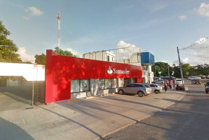 Deja solo banco a cliente que sufre robo en sus instalaciones