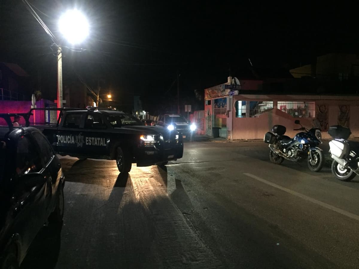 Le disparan y corre a hotel de federales