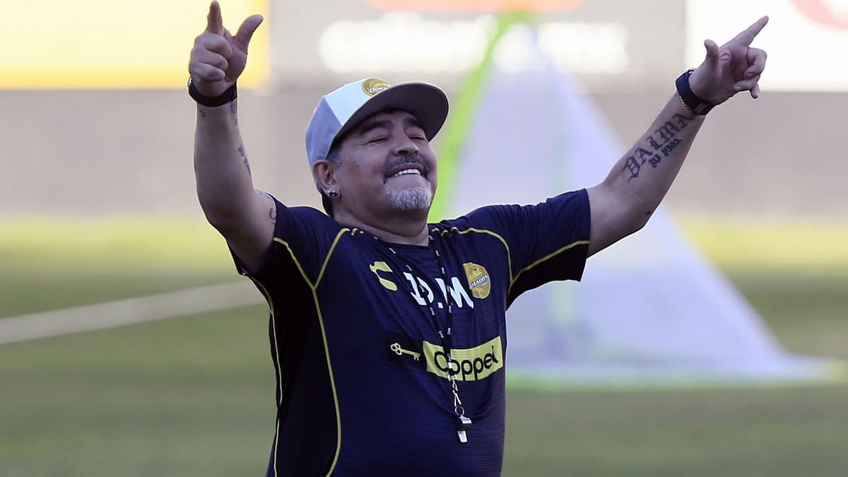 Maradona se apunta para dirigir al "Tri"