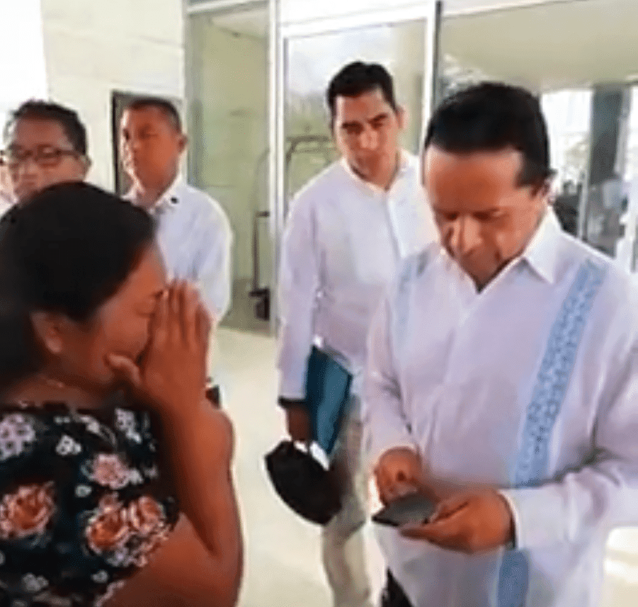 Atiende Carlos Joaquín a madre de presunta víctima de violación