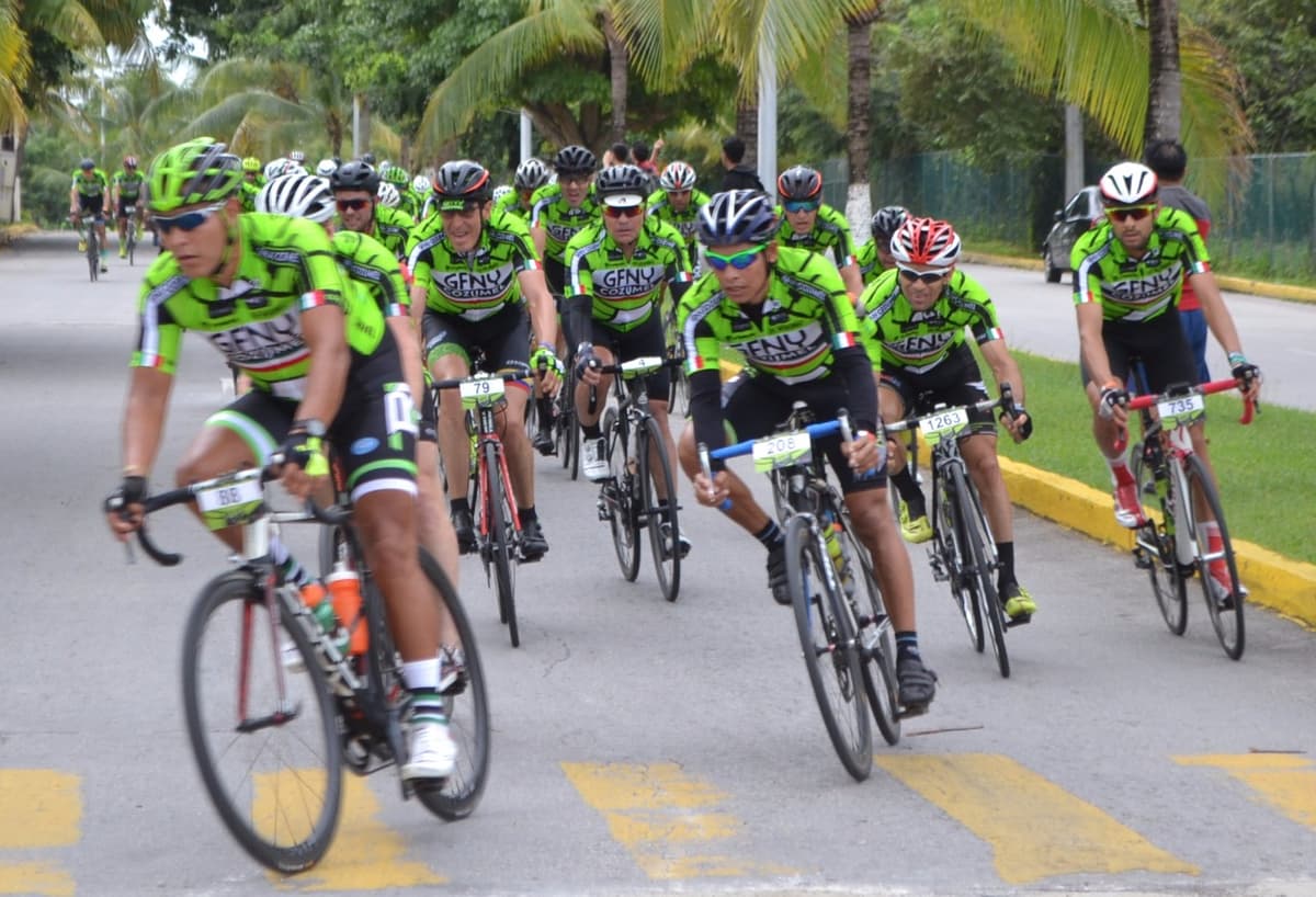 Ciclistas llegan a Cozumel para el Gran Fondo de Nueva York