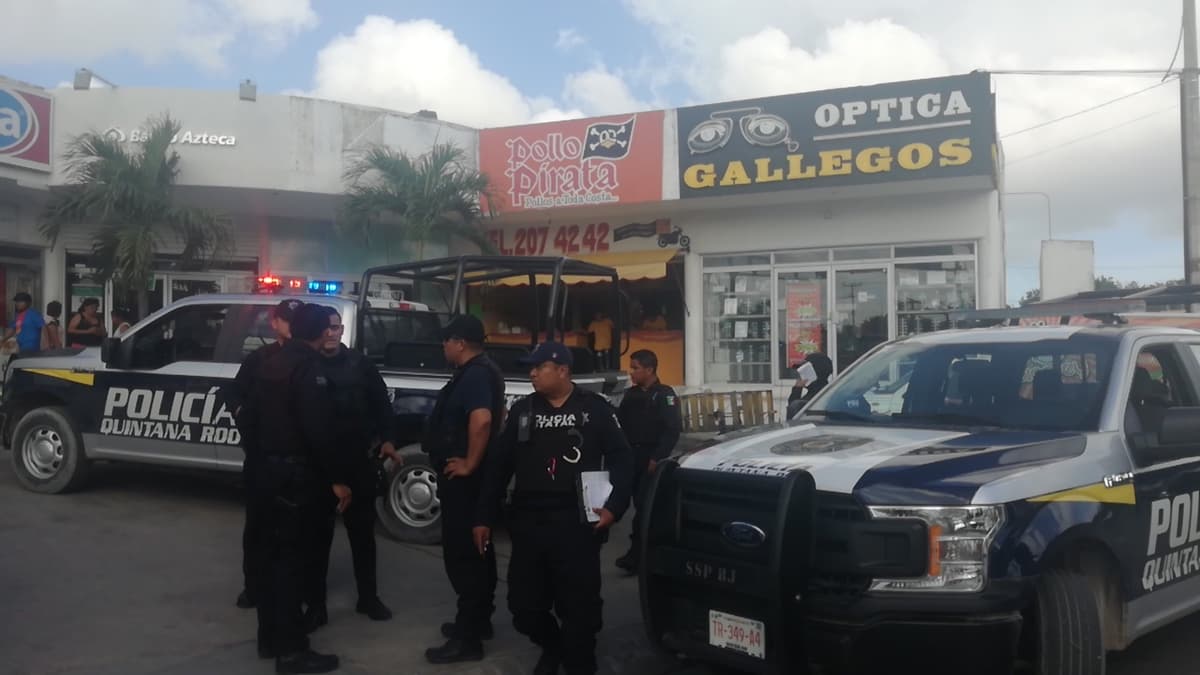 Asaltan Banco Azteca en Cancún